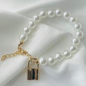 Pearl Gold Lock Bracelet